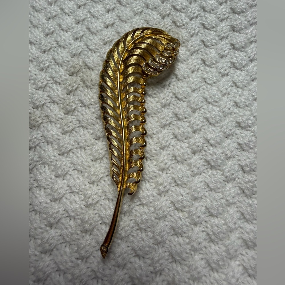 Gold Leaf Design Brooch
